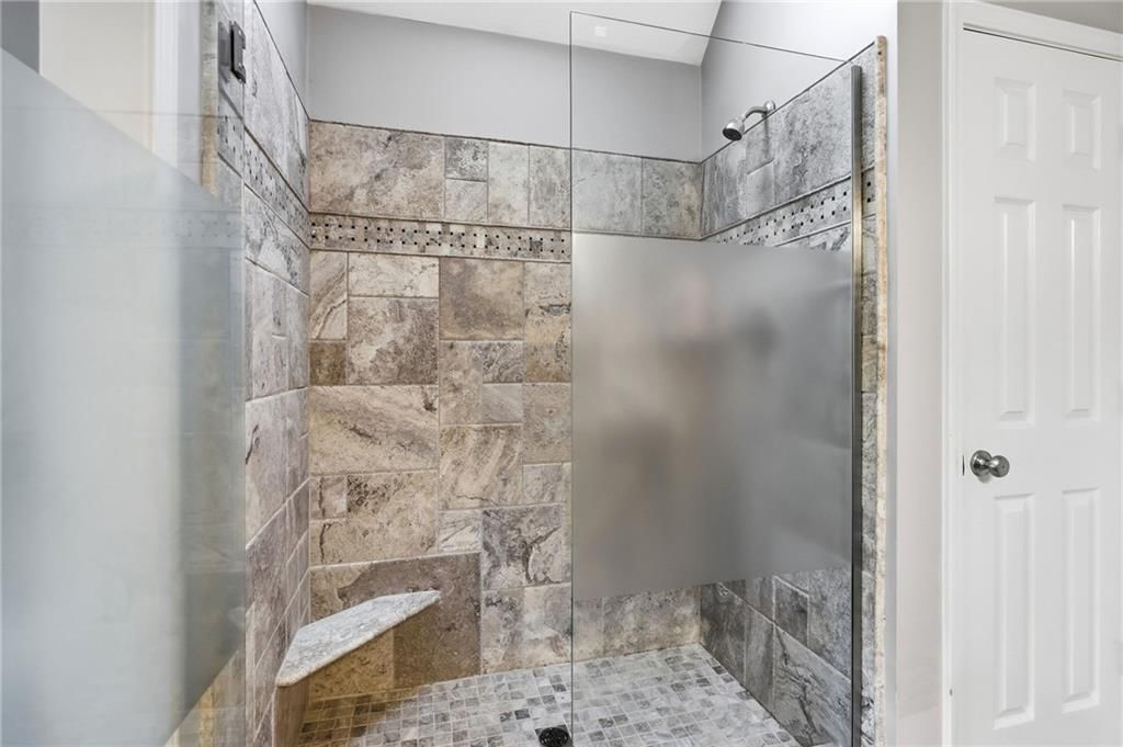 13718 BERGER Avenue — photo 33