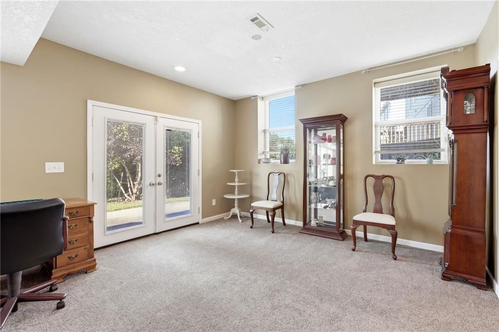 13718 BERGER Avenue — photo 46