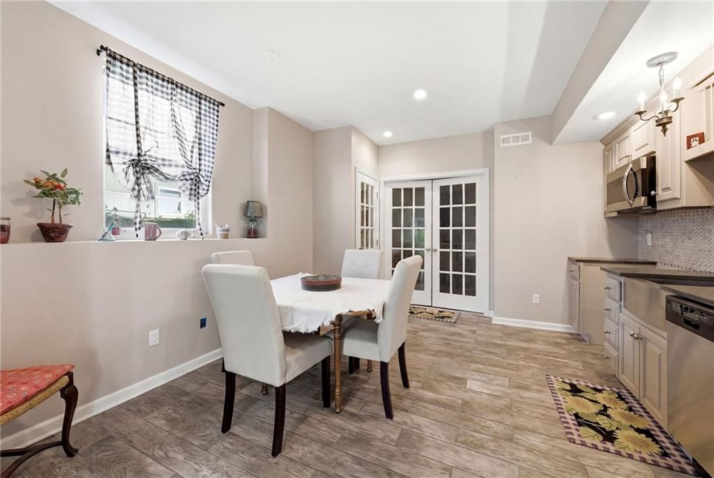 13718 BERGER Avenue — photo 48