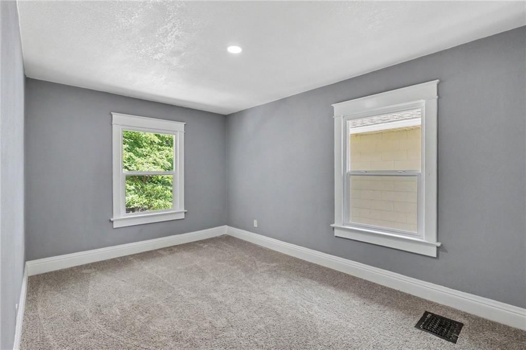 4102 Charlotte Street — photo 20