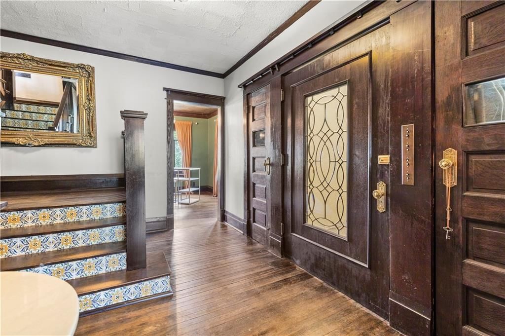 412 N Van Brunt Boulevard — photo 2