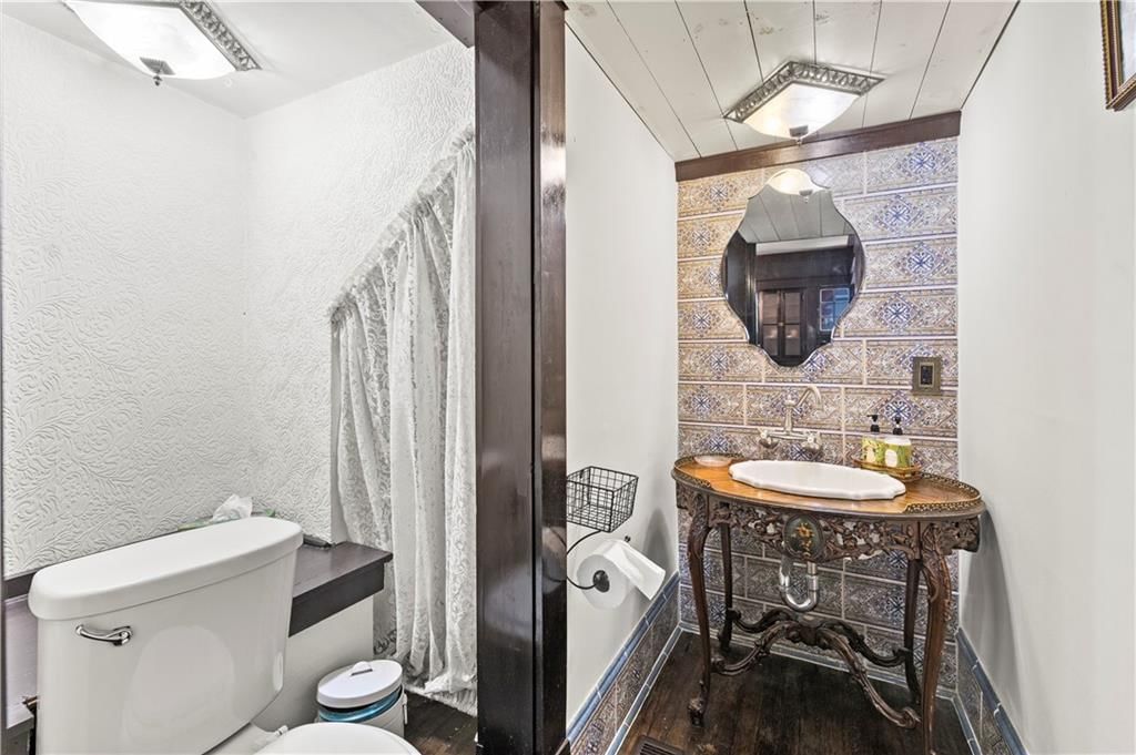412 N Van Brunt Boulevard — photo 10