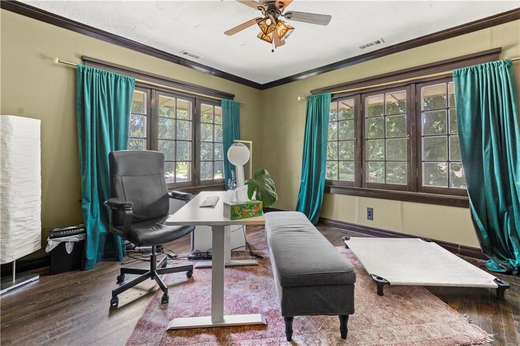 412 N Van Brunt Boulevard — photo 15
