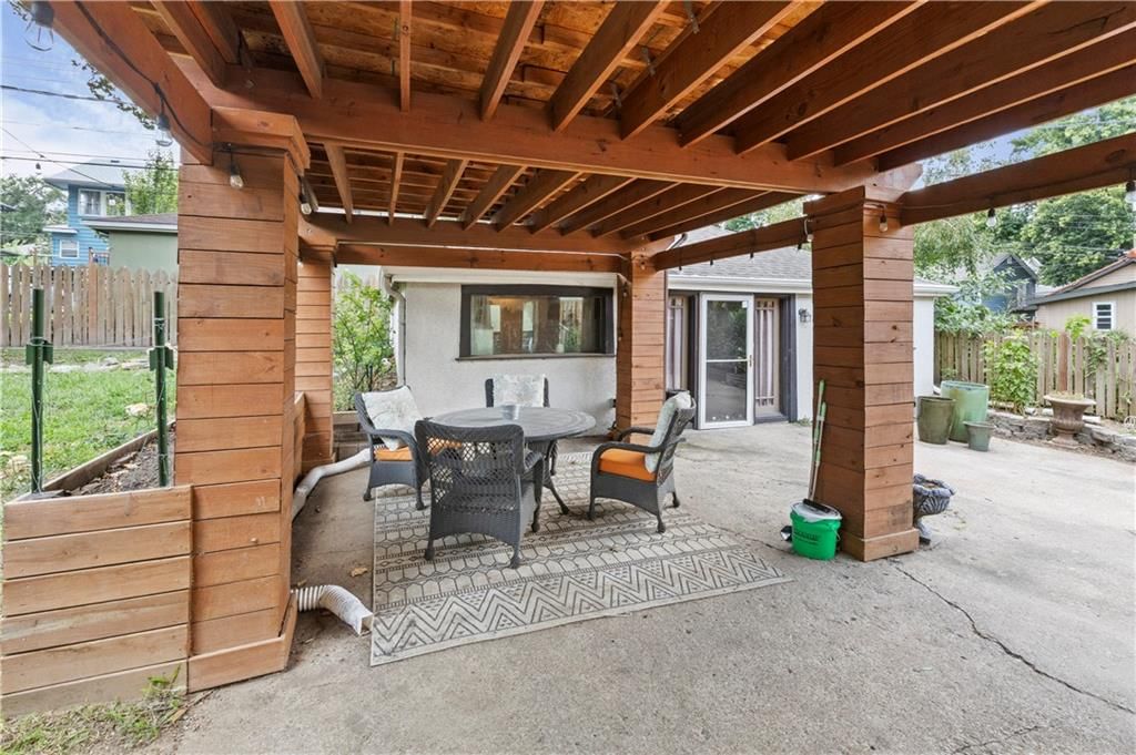 412 N Van Brunt Boulevard — photo 25