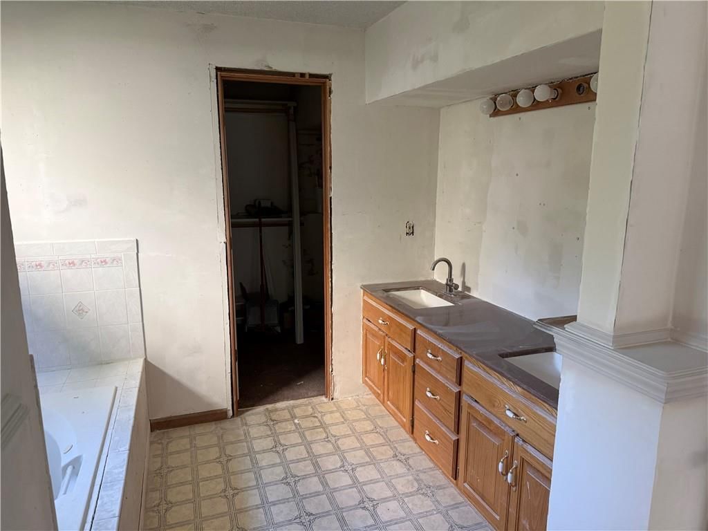 1509 S Scarborough Street — photo 14