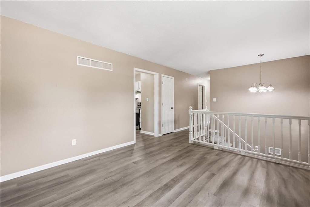1822 N Grove Drive — photo 5