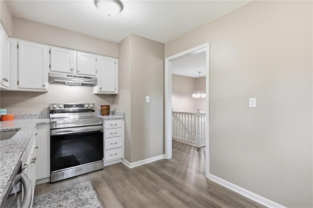 1822 N Grove Drive — photo 11