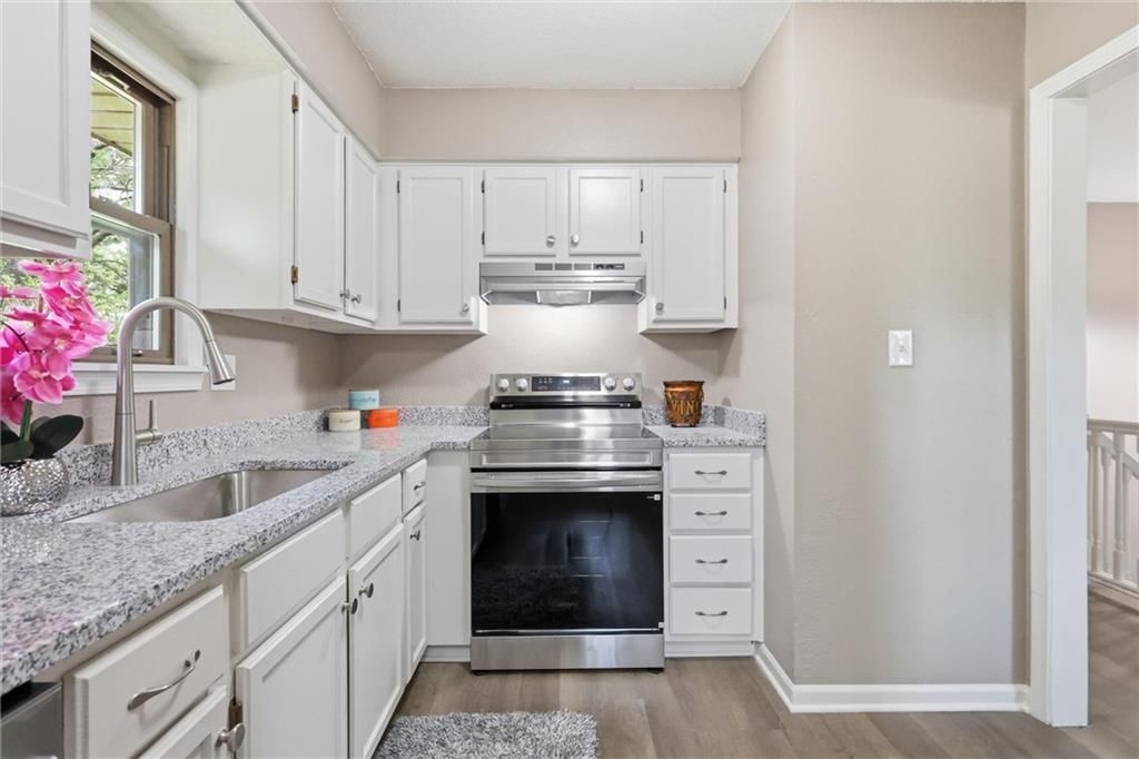 1822 N Grove Drive — photo 12