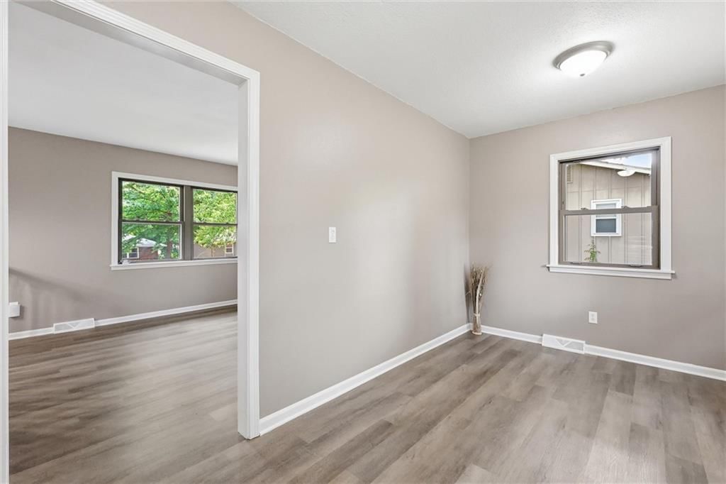 1822 N Grove Drive — photo 14