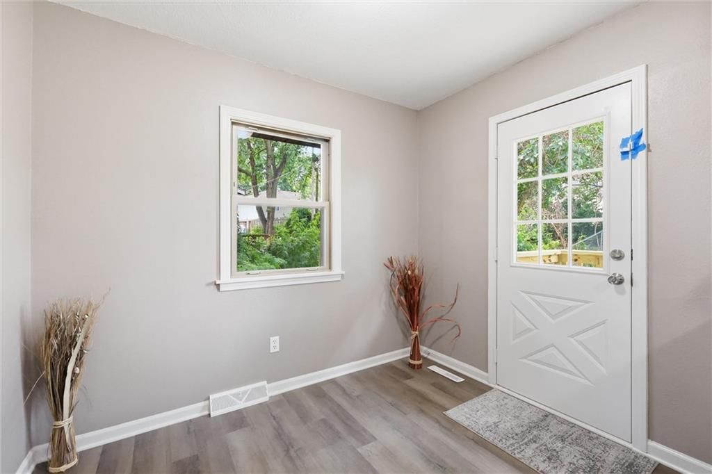 1822 N Grove Drive — photo 15