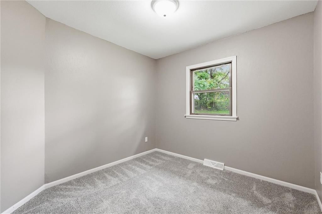 1822 N Grove Drive — photo 22