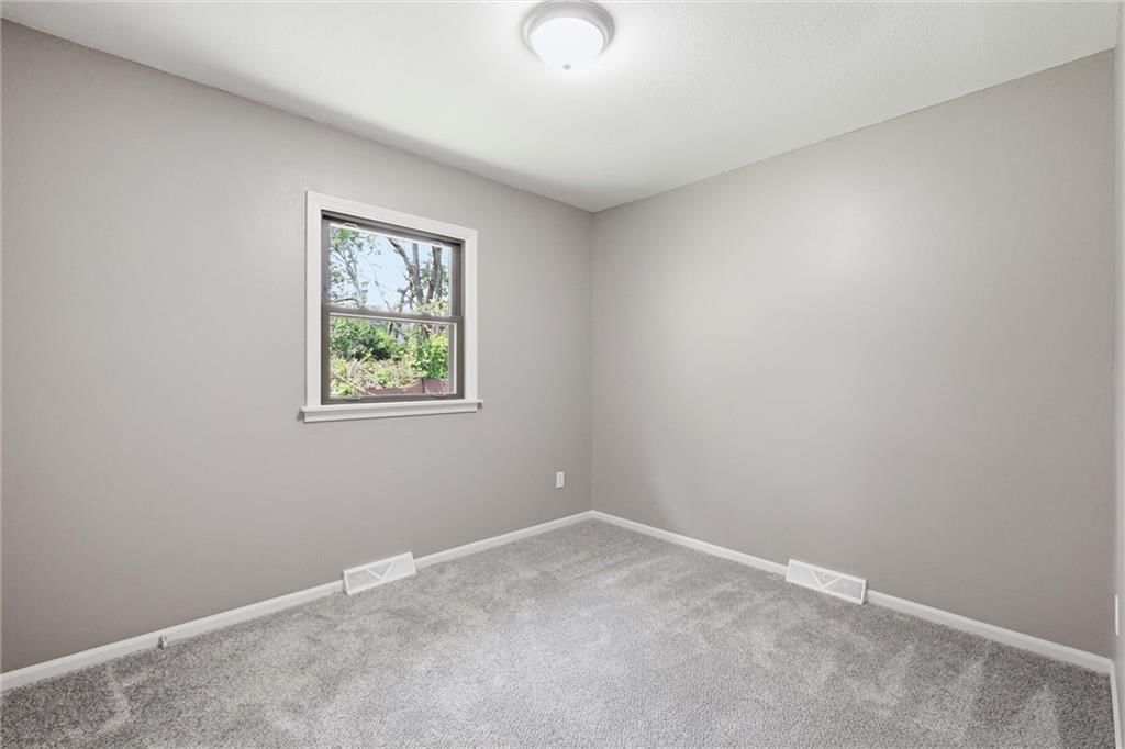 1822 N Grove Drive — photo 24