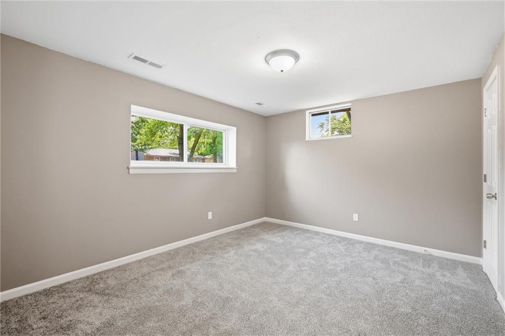 1822 N Grove Drive — photo 26