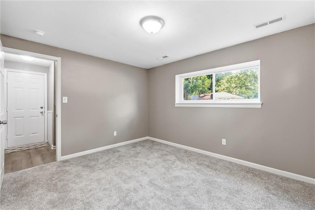1822 N Grove Drive — photo 28