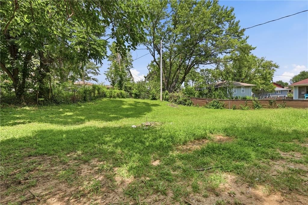1822 N Grove Drive — photo 32