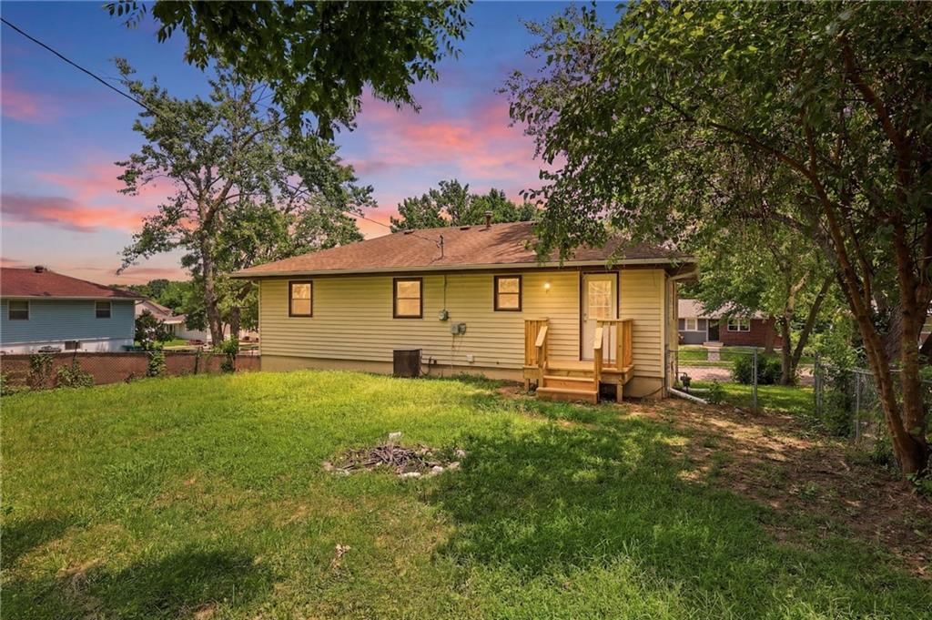 1822 N Grove Drive — photo 34