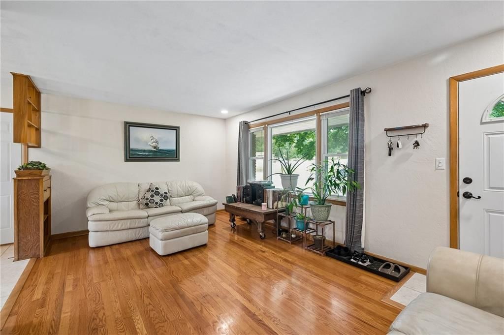 3603 S Claremont Avenue — photo 4
