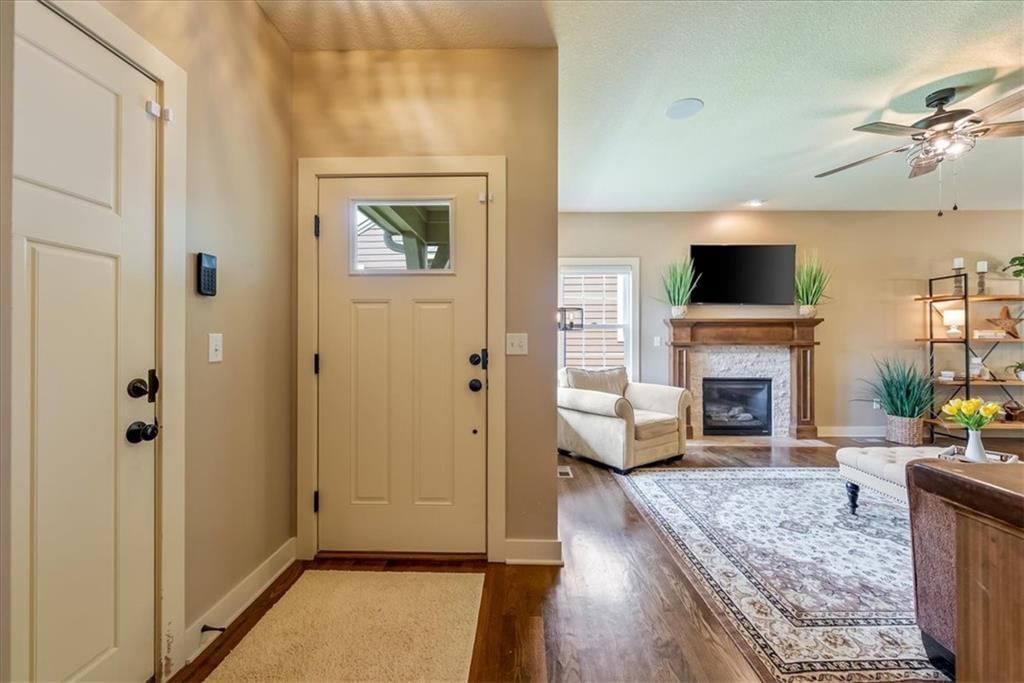 7815 W 158TH Terrace — photo 5