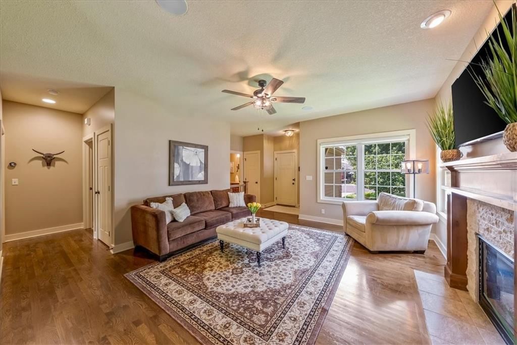 7815 W 158TH Terrace — photo 10