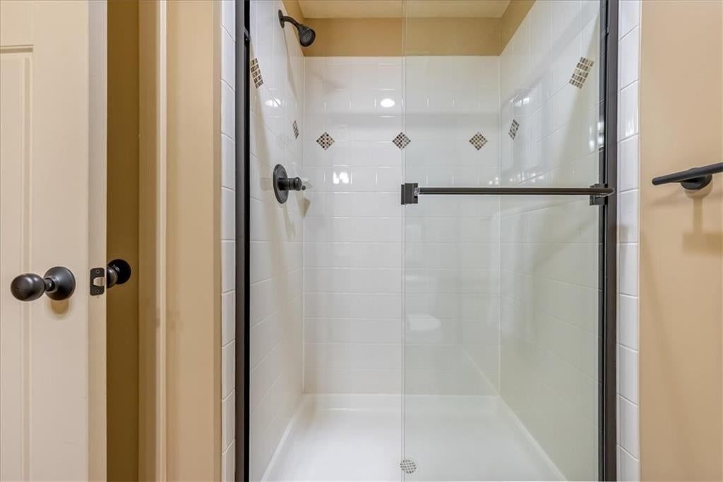 7815 W 158TH Terrace — photo 34