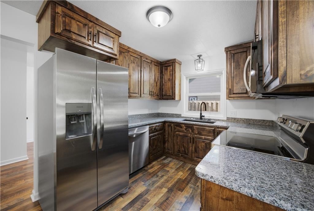 900 Adams Street — photo 12
