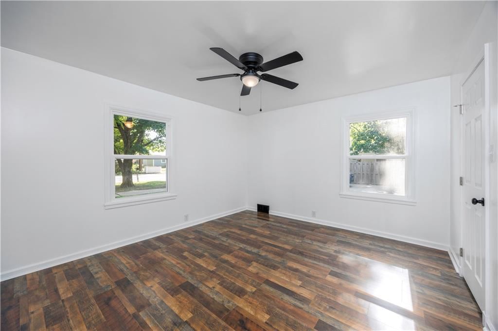 900 Adams Street — photo 14