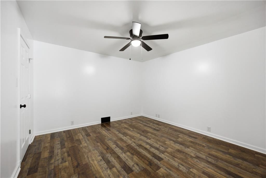 900 Adams Street — photo 16