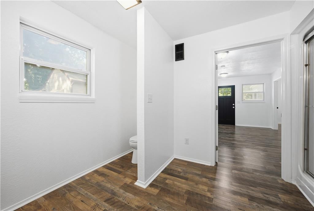 900 Adams Street — photo 22