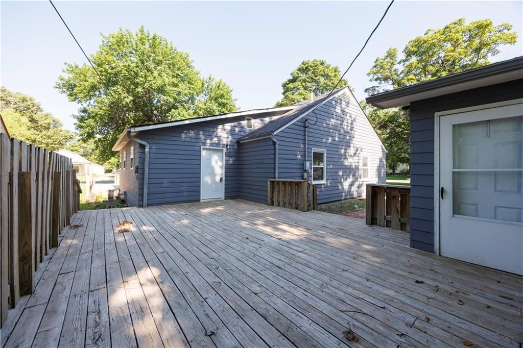 900 Adams Street — photo 32