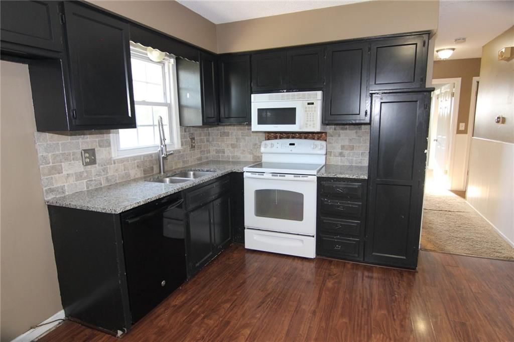11204 W 51st Terrace — photo 5