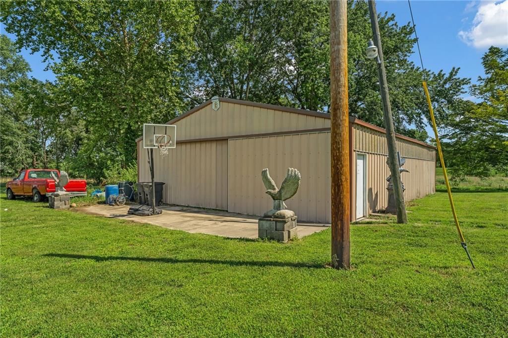 1609 N 1600 Road — photo 54