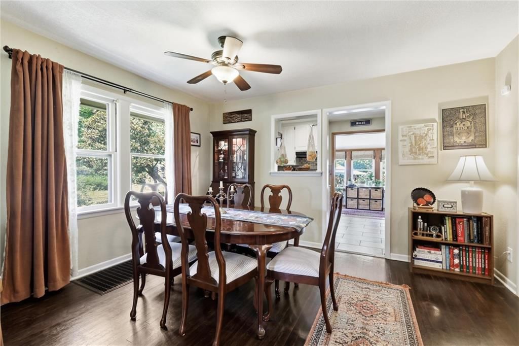 8423 Mercier Street — photo 10