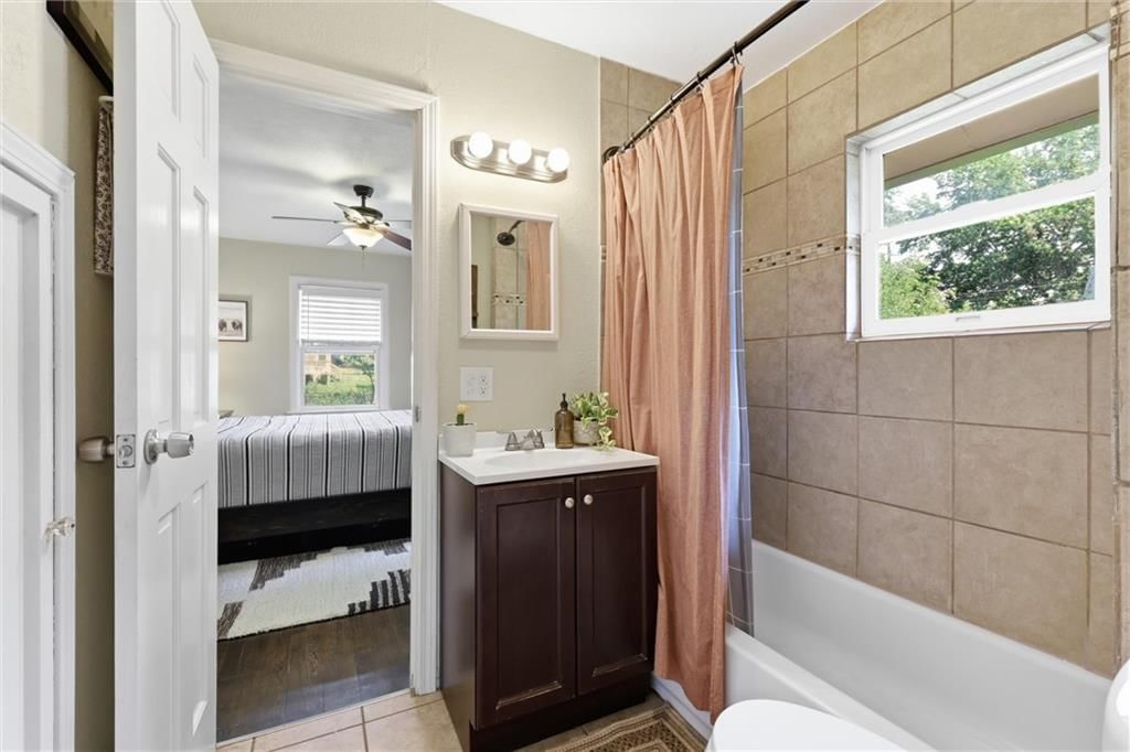 8423 Mercier Street — photo 22