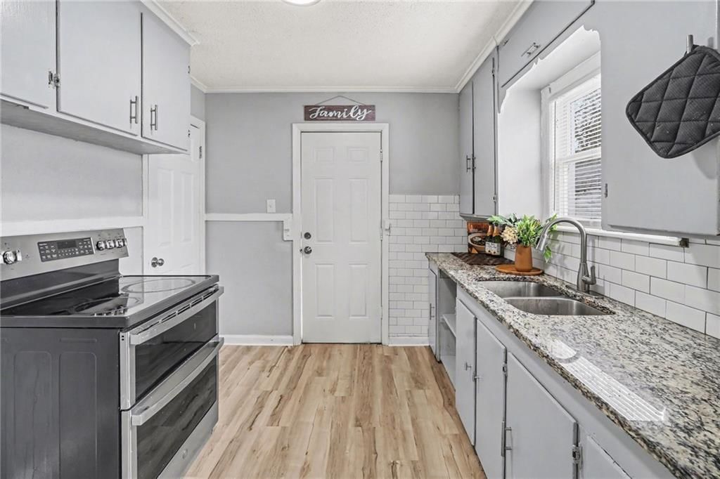 1434 E 80th Street — photo 7