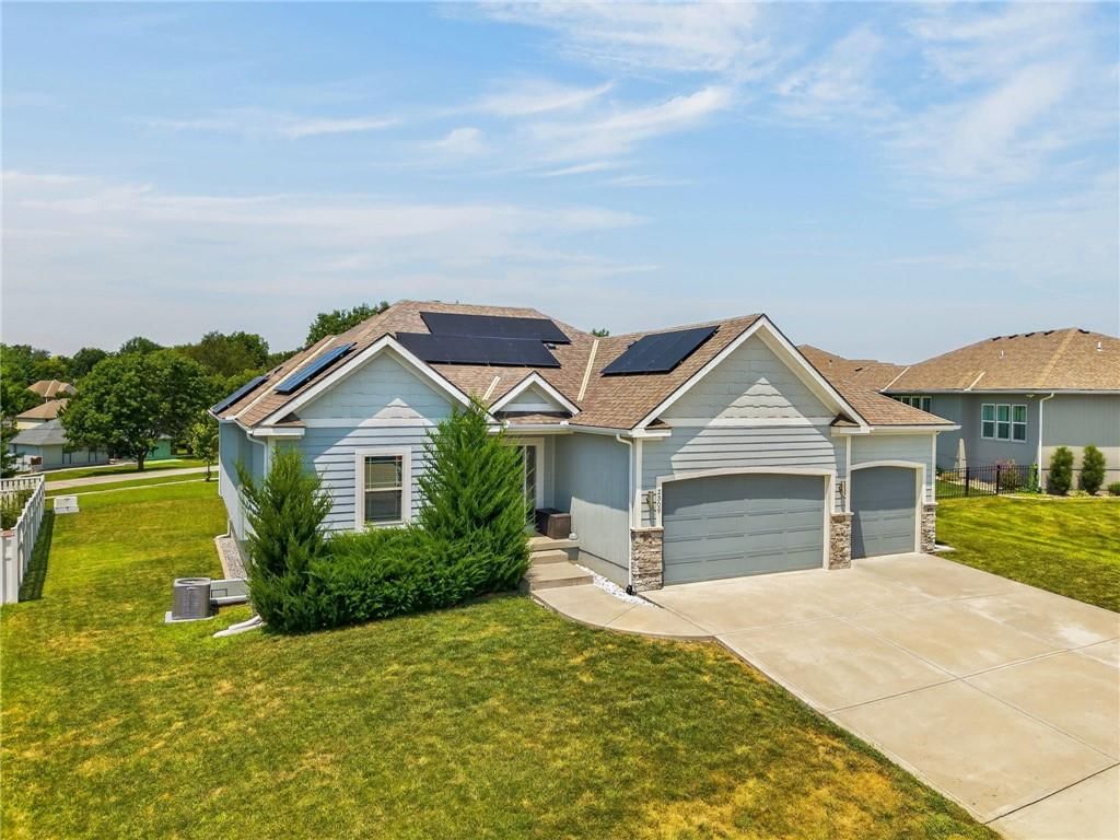 2309 NE Colonnade Avenue — photo 3