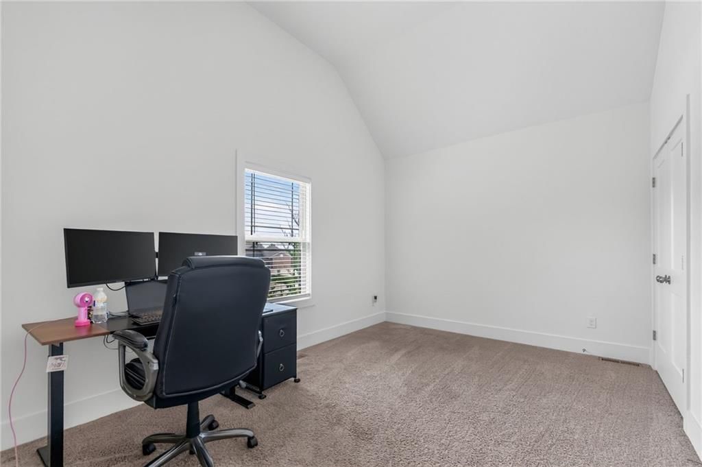 2309 NE Colonnade Avenue — photo 18