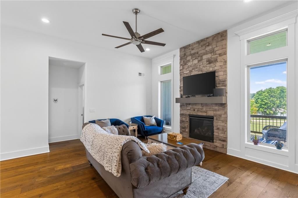 2309 NE Colonnade Avenue — photo 23
