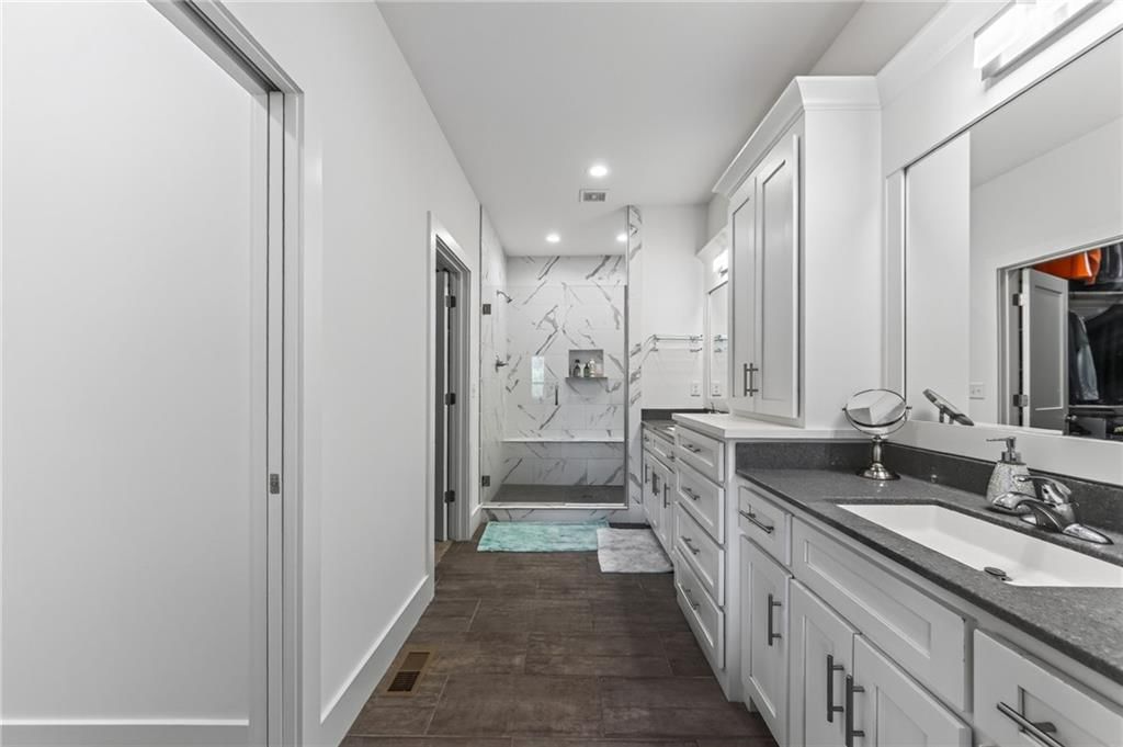2309 NE Colonnade Avenue — photo 37