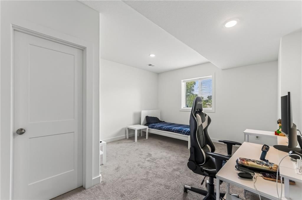 2309 NE Colonnade Avenue — photo 49