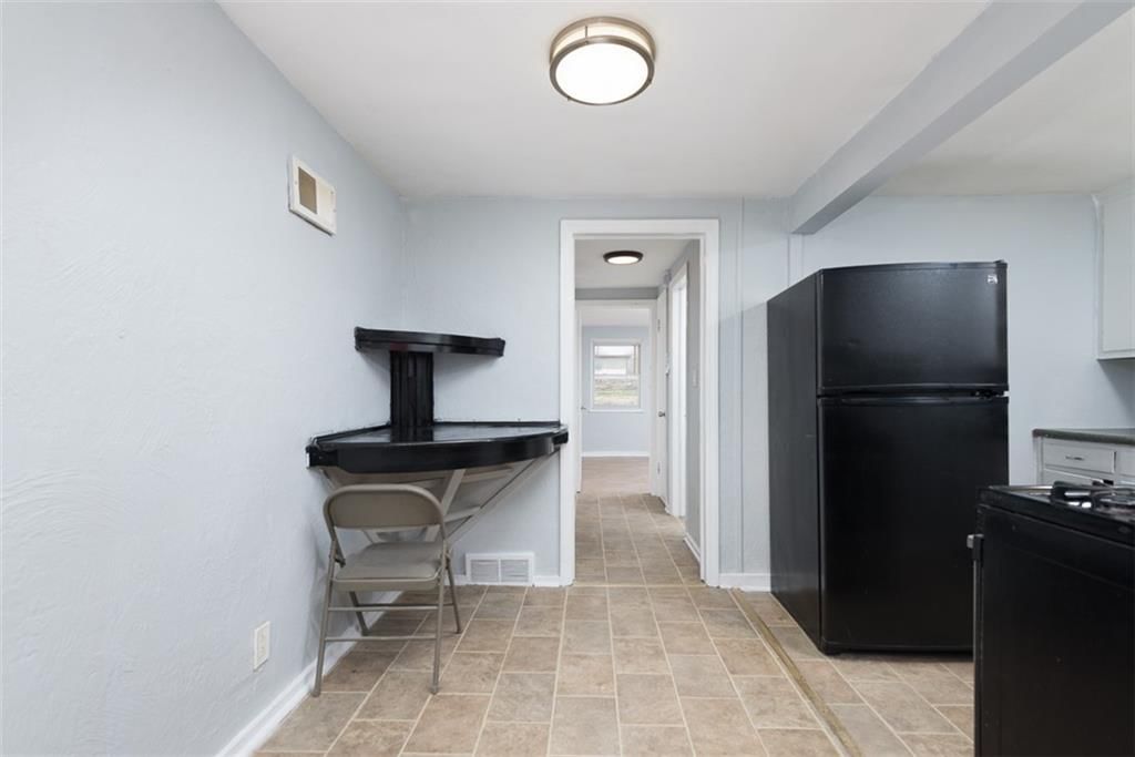 724 N Noland Road — photo 15
