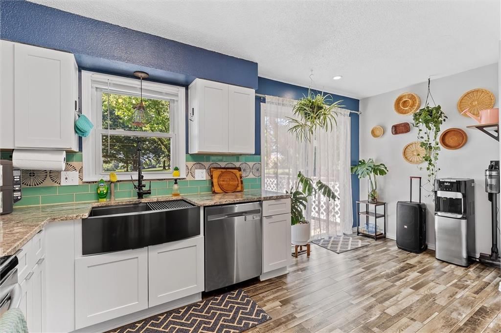 605 S Westview Drive — photo 8