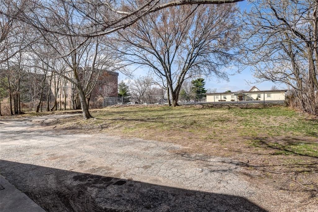 726 N Noland Road — photo 10