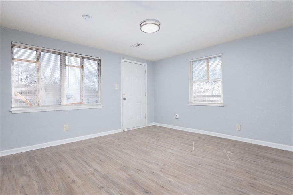 726 N Noland Road — photo 15