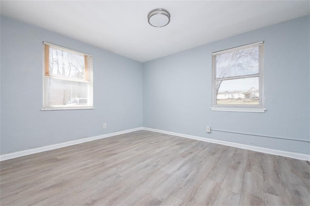 726 N Noland Road — photo 24