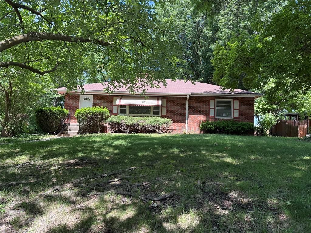 3407 Gene Field Road — photo 1