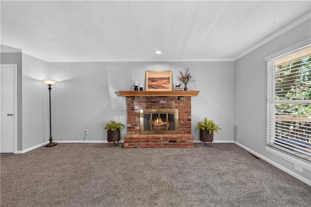 7815 Haskell Avenue — photo 7