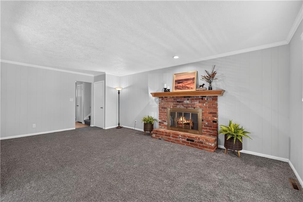 7815 Haskell Avenue — photo 8