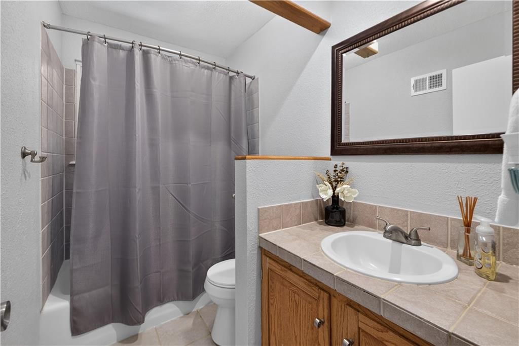 7815 Haskell Avenue — photo 22