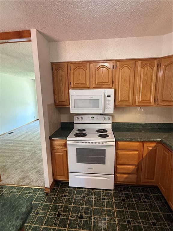 Photo 10 of 26 - 8512 E 91st Street, Kansas City, MO 64138