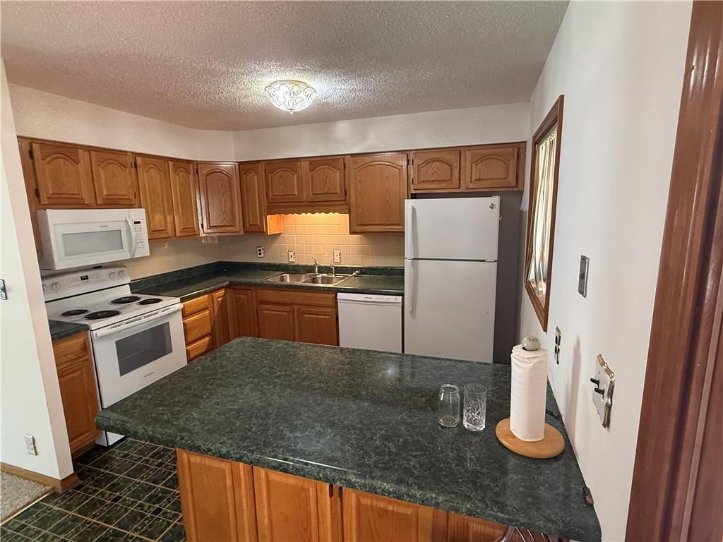 Photo 11 of 26 - 8512 E 91st Street, Kansas City, MO 64138